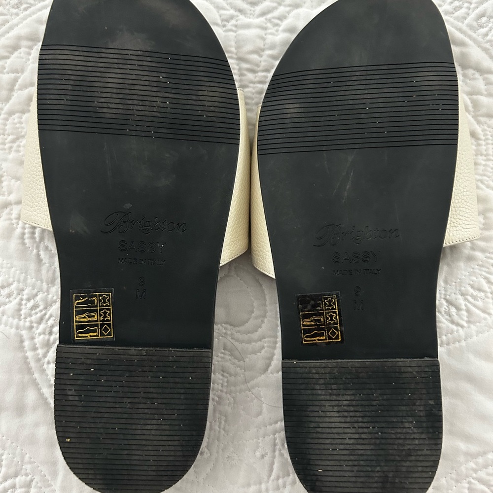 Brighton Sassy Slides Black and Cream Floral Slide Sandals - Picture 4 of 5